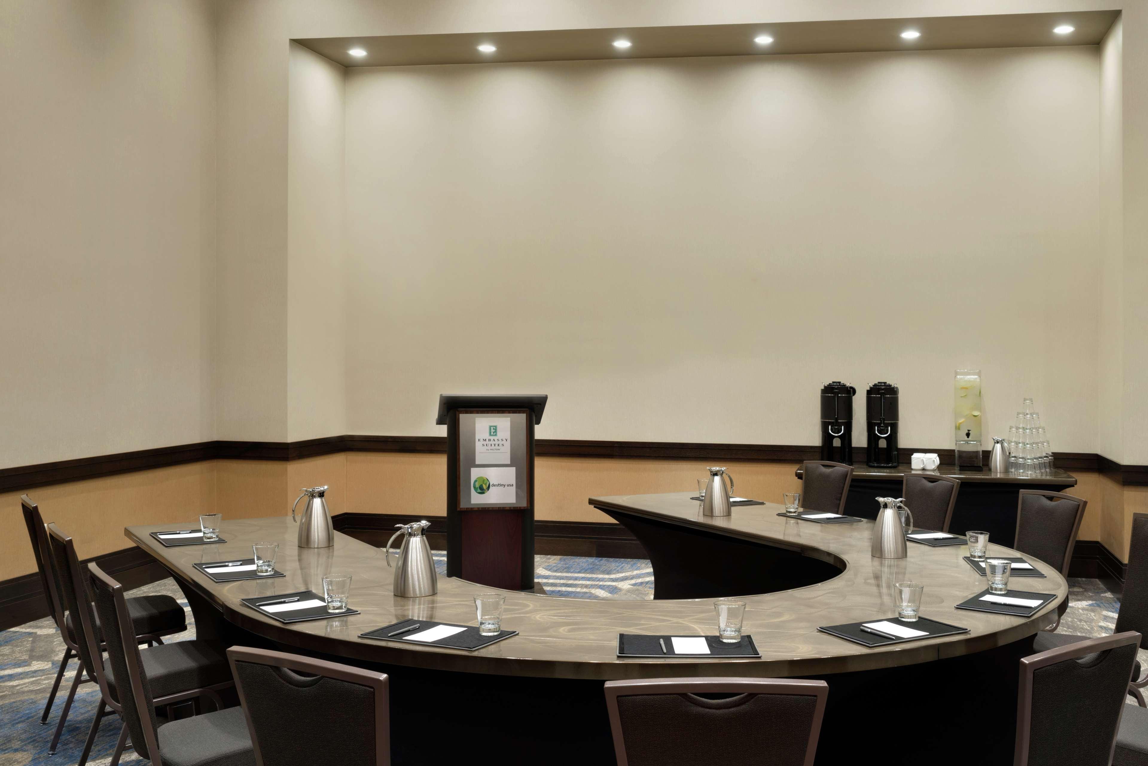 Hotel Embassy By Hilton Destiny Usa