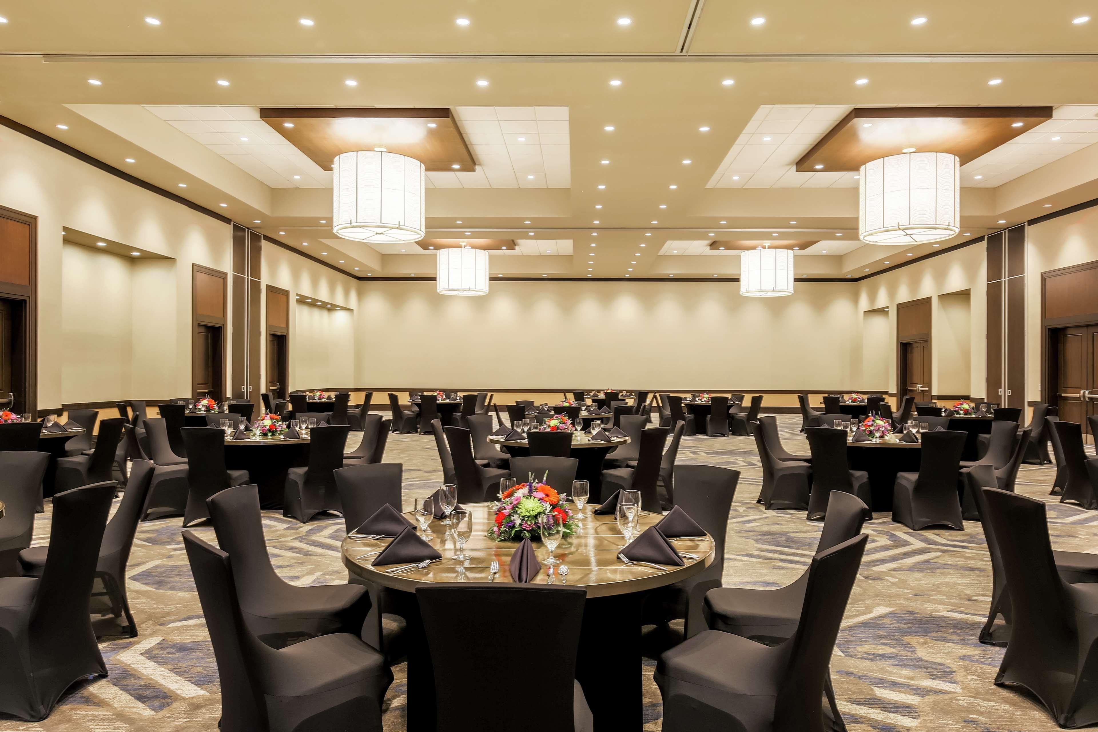 Hotel Embassy By Hilton Destiny 4*