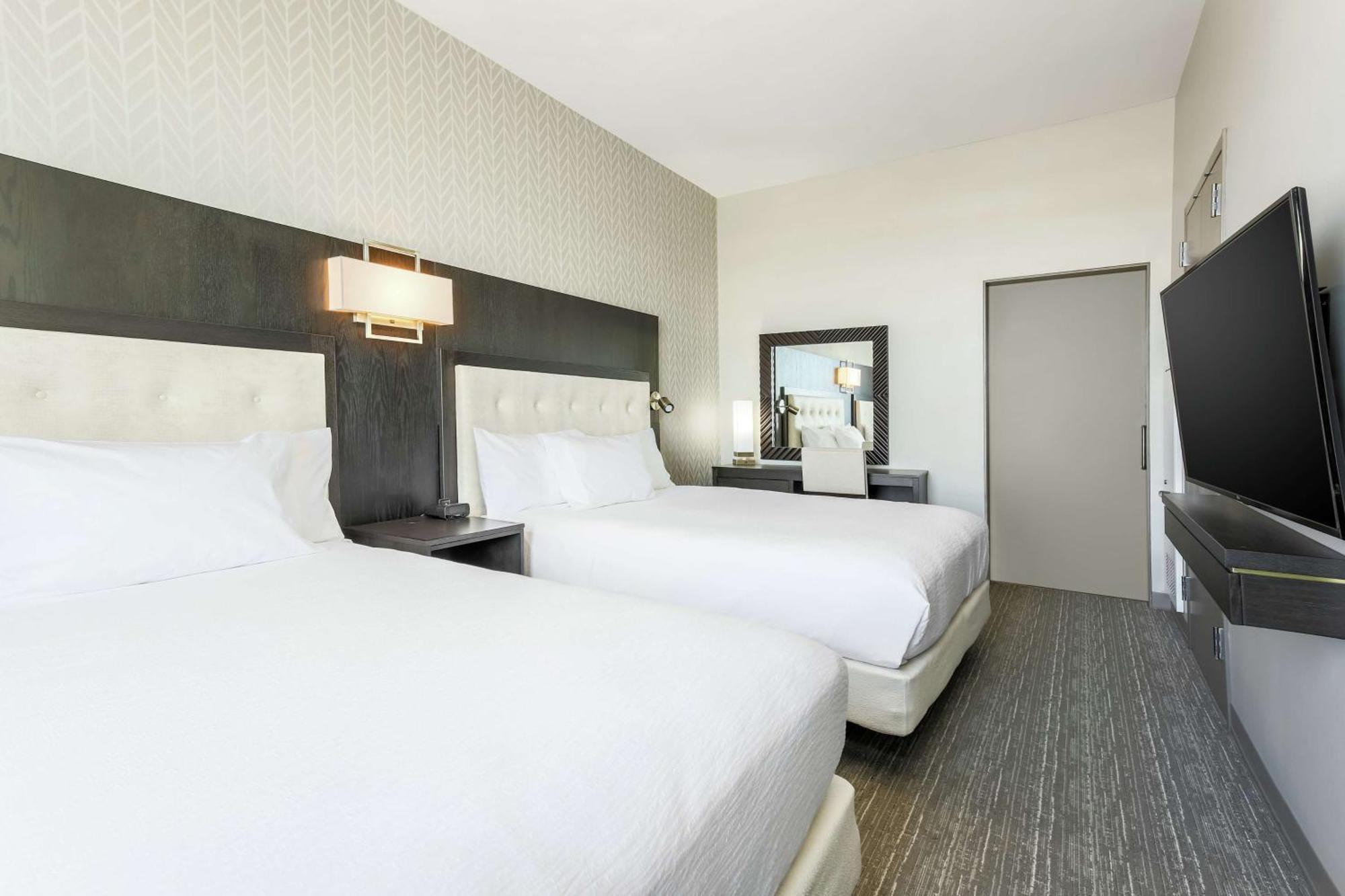 Hotel Embassy By Hilton Destiny Usa