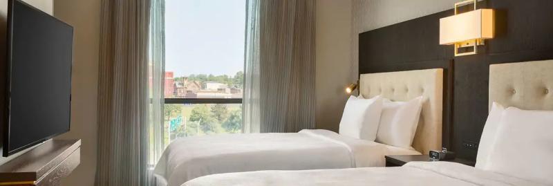 Hotel Embassy By Hilton Destiny Usa 4*